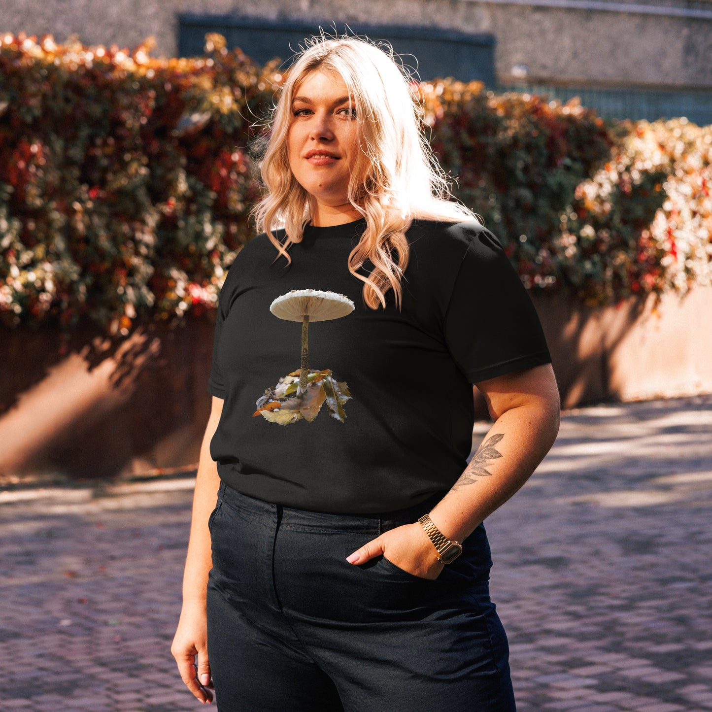 Camiseta sostenible mujer | Nacida entre hojas – Diseño Nekolindo